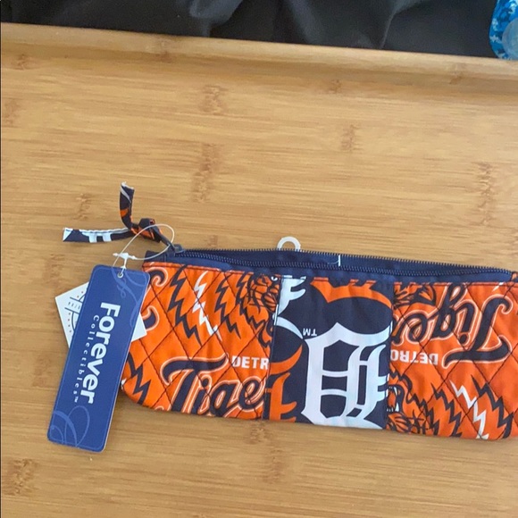 MLB Detroit Tigers Fabric Pencil Case - Picture 2 of 2